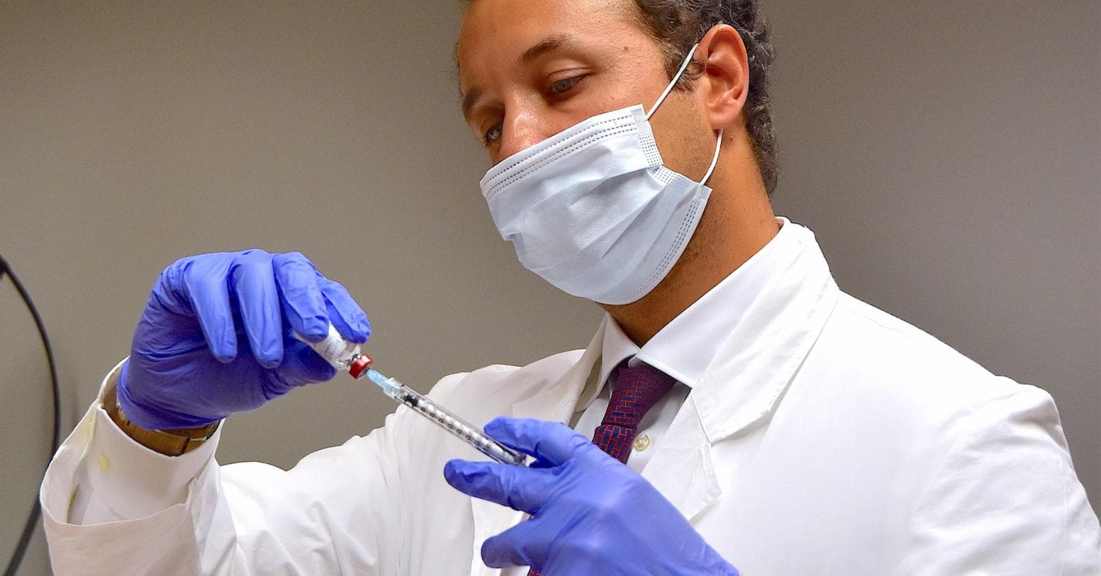 «Dottore, mi vedo lo sguardo stanco… Ma è vero che con il botulino lo sguardo ringiovanisce?»